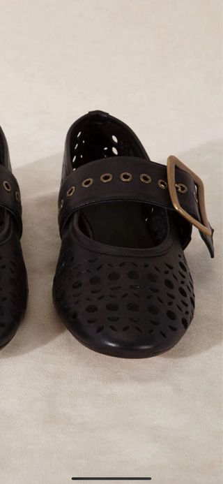 Bailarinas caladas piel con hebilla