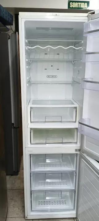 NEVERA COMBI L G NO FROST ENERGÍA A+