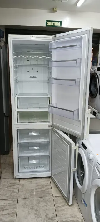 NEVERA COMBI L G NO FROST ENERGÍA A+