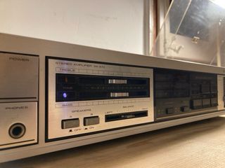 Giradischi Garrand D-20 e amplificatore Pioneer
