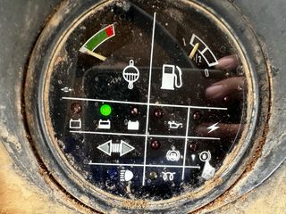 Tractor Ebro 6125 con pala