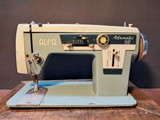 MAQUINA DE COSER ALFAMATIC 109