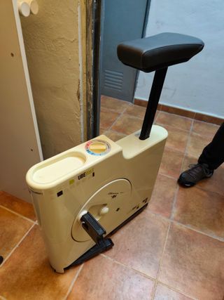 Bicicleta Estática UBEBIKE plegable.