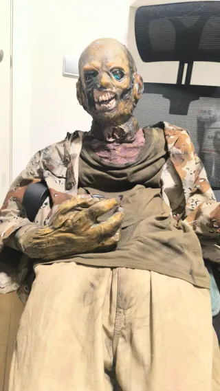 Títere Zombie Realista