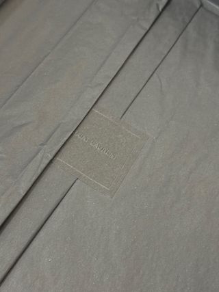 Caja rígida negra: “Saint Laurent”