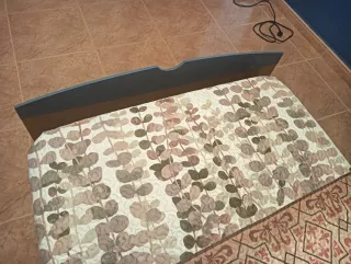 Cama individual 0'90 sin colchón + armario