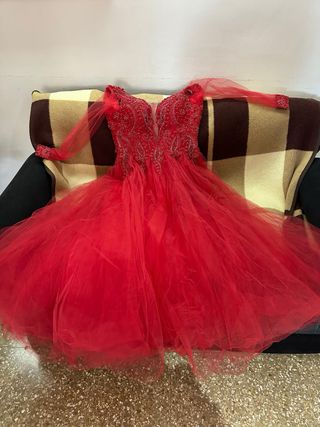 Vestido rojo largo con pedrería