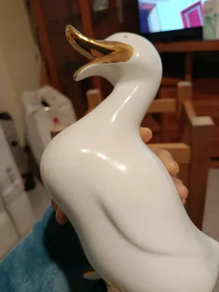 Figura de porcelana de pato