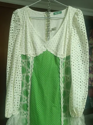 Traje de flamenca perforado verde y beig