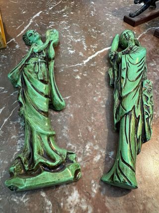 Pareja de figuras orientales en madera tallada (25