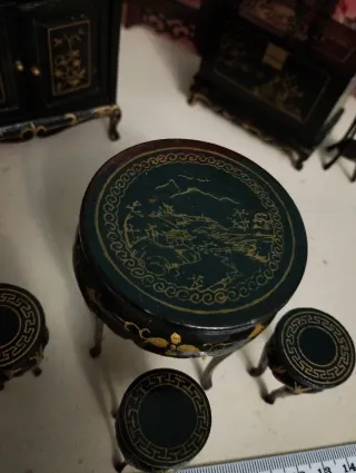 Muebles miniatura orientales