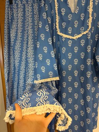 Conjunto Ropa Azul Flores Blancas