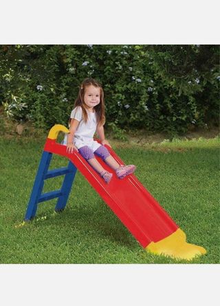Tobogán infantil rojo y amarillo