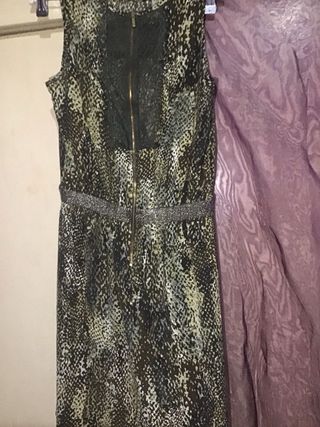 Vestido elegante marrón estampado