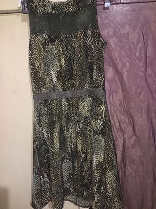 Vestido elegante marrón estampado