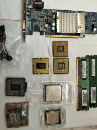 Lote Componentes PC: Gráfica + 5 CPUs + Sockets