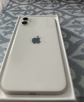 iPhone 11 Apple