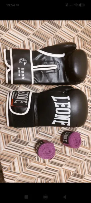 Guantes Boxeo Leone Talla M + Vendas Moradas