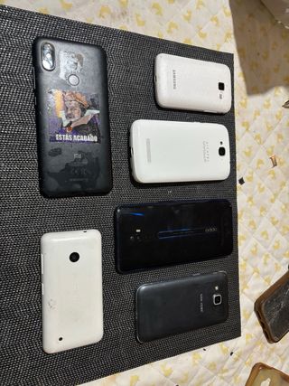 Móviles Viejos Usados Cada uno 40€  Todos 250€