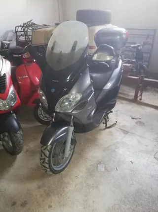 Piaggio X9 125cc Maxi Scooter