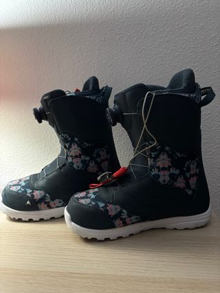 Tabla Help 152 + fijac Drake + Botas Burton 41.5