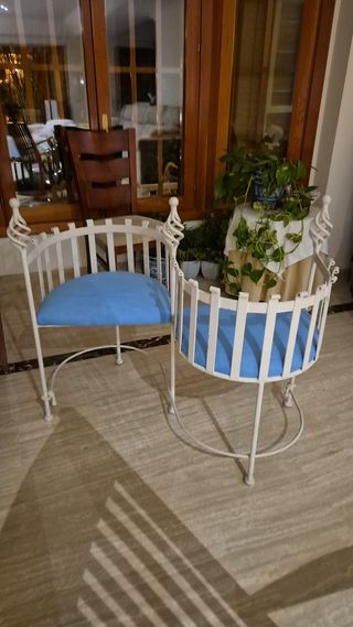 2 Asientos Metálicos Diseño Moderno