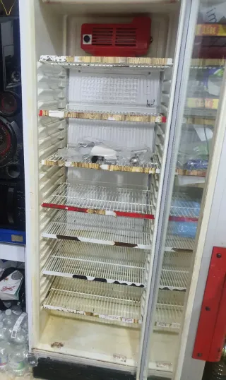 Vitrina expositora refrigerada