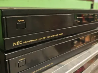 NEC Posicionador Antena y Receptor Satélite