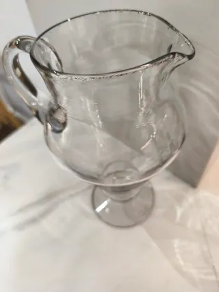 Jarra antigua de cristal