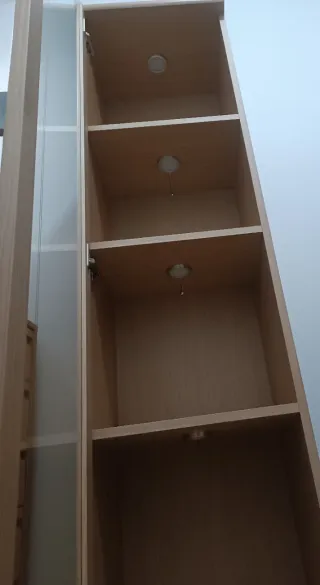 Vitrina madera y cristal