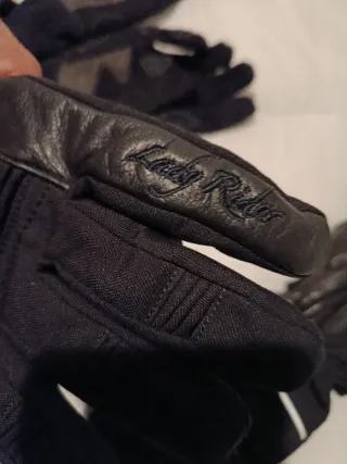 Guantes y faja negros