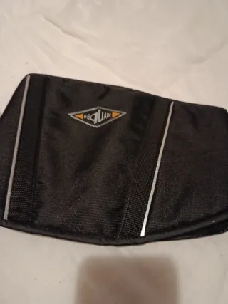 Guantes y faja negros