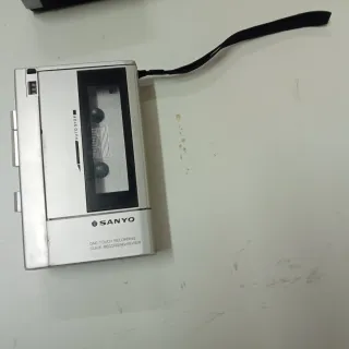 Aparatos de Radio y Casette Sanyo Antiguos