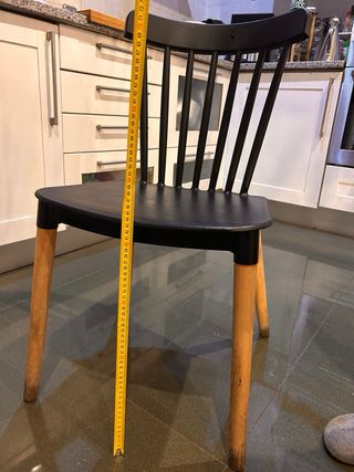 Sillas de comedor negras y madera