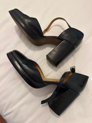 Zapato tacón piel Irene Laya Negro