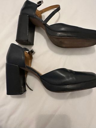 Zapato tacón piel Irene Laya Negro