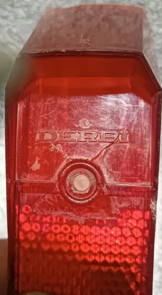 Tulipa Piloto Trasero Derbi Antorcha