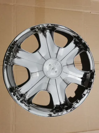 Tapacubos Dacia(1 unidad)