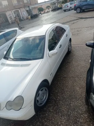 Mercedes-Benz c220 2003