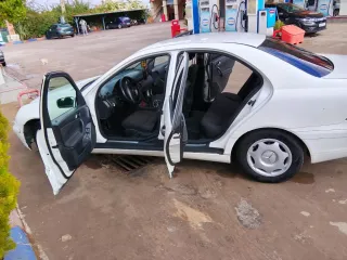 Mercedes-Benz c220 2003