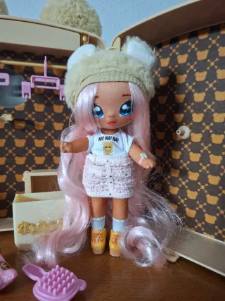 Maleta Na Na Na Surprise con Muñeca y Accesorios
