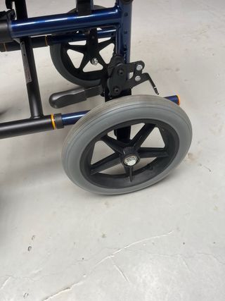 Silla de ruedas de acero Breezy Premium