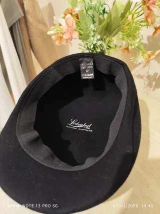 Berretto basco invernale nero ricamato