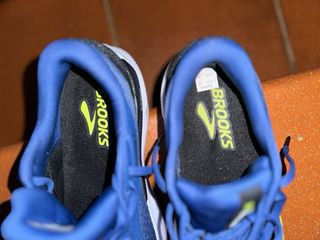 Scarpe da running Brooks blu e gialle