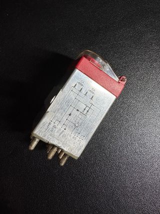 Relé Mercedes 201 540 37 45