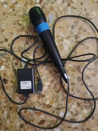 Micrófono Bigben Negro y Azul con Cable