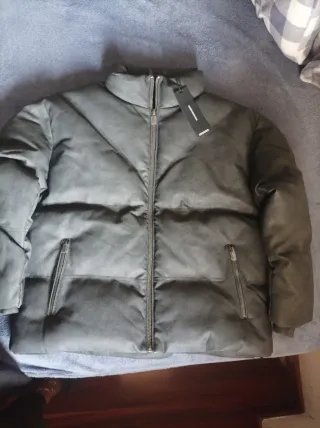 Abrigo acolchado gris