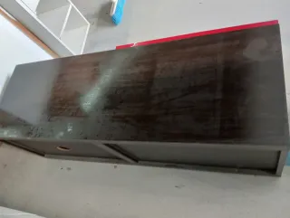 Mueble TV con cajón rojo y negro