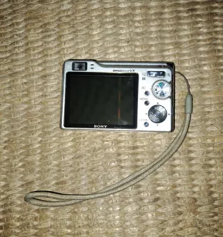 Cámara Sony Cyber-shot DSC-W80