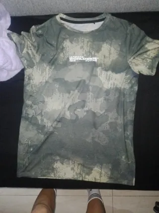 Camiseta Estampada Ultimate Worldwide PRECIO NGBLE